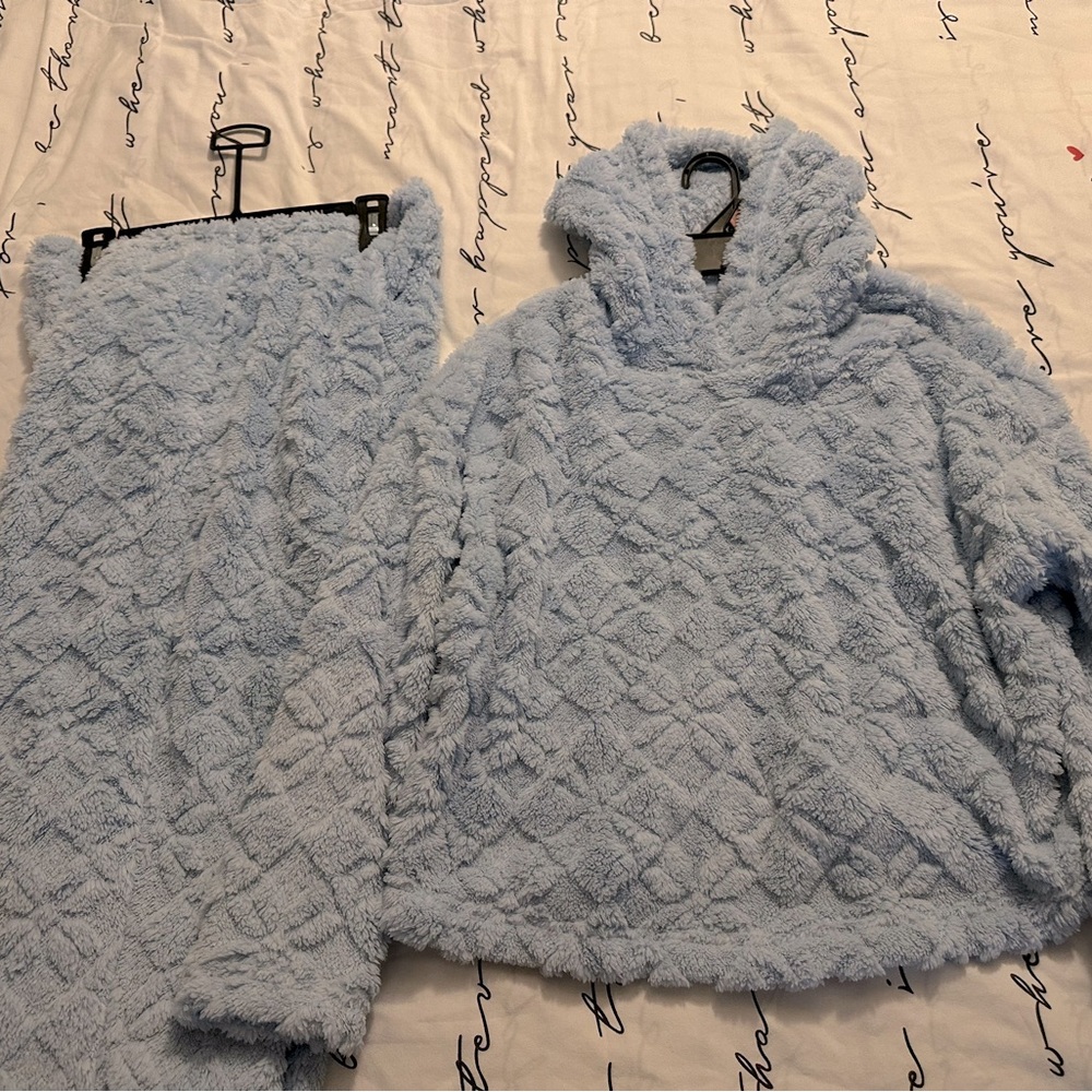 Women’s Plush PJ Set